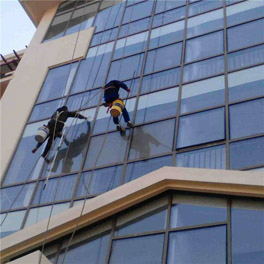 鷹隆環(huán)境辦公室外墻清洗注意事項(xiàng)