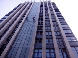 高空外墻清洗作業(yè)（高空蜘蛛人）安全很重要！