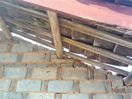 農村瓦房屋頂漏水怎么處理