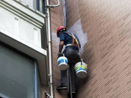 外墻滲水的內(nèi)墻怎樣做防水維修呢？