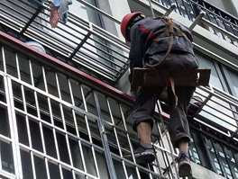 陽(yáng)臺(tái)窗戶漏水應(yīng)該怎么防水維修呢？ 玻璃幕墻漏水要怎么修補(bǔ)