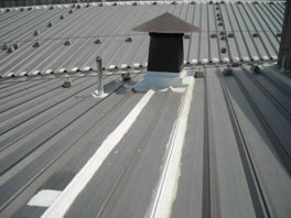 鋼結構屋面漏水原因？鋼結構屋面漏水怎么辦？
