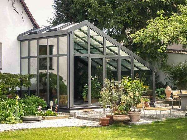 地下車庫頂板裂縫滲水，該如何進(jìn)行防水維修？