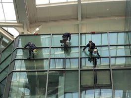 高空外墻清洗應(yīng)具備哪些資質(zhì)？