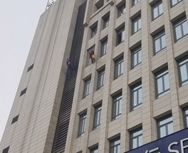 高樓外墻清洗的清洗劑該怎么選擇？